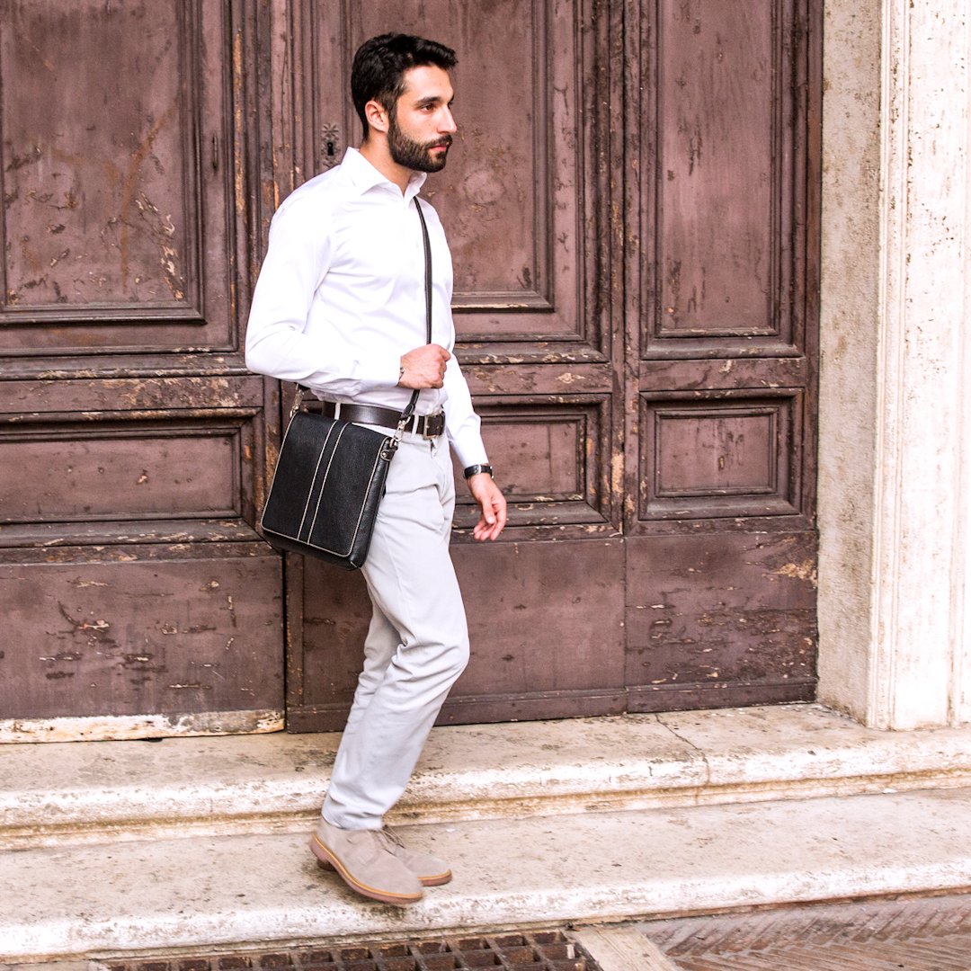 Small italian leather messenger bag in black color - Worn view - Alex S - Sku 2367