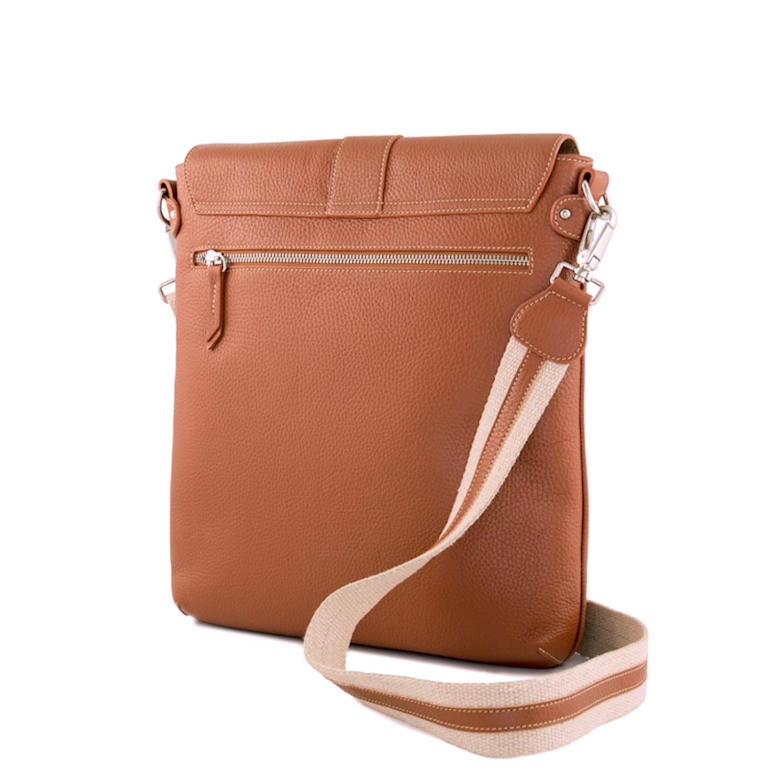 Leather messenger bag for men in brown - Back view - Alex L - SKU 2368