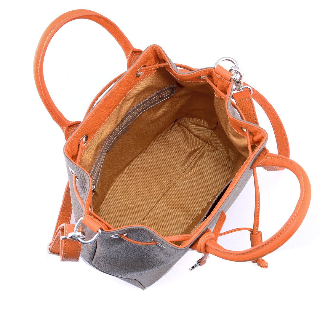 interno borsa secchiello con fodera in tessuto e tasca con zip