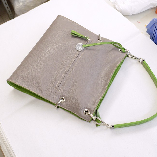 borsa personalizzata in pelle bicolore