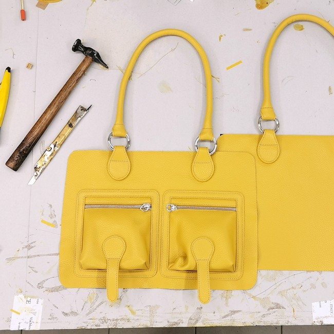 borsa su misura in pelle gialla