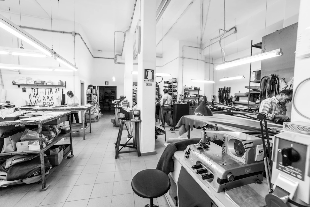 Del Giudice Roma: traditional leather workshop in Rome, where italian leather craftsmanship and innovation meet