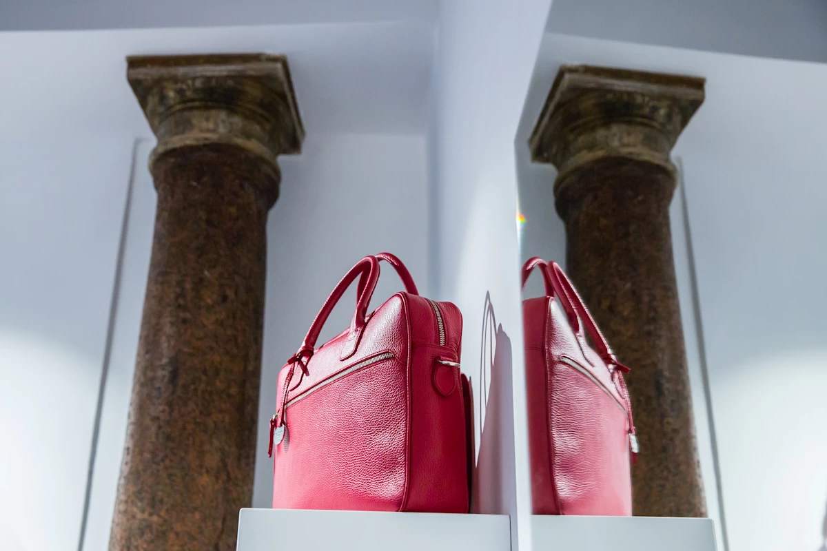 Handcrafted Italian leather bags at our leather shop in Rome, blending tradition and design.