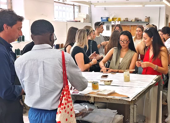 Rome guided leather workshop tour – Italian craftsmanship experience